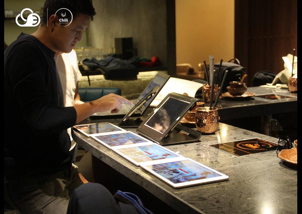 Beelta self design a wide range of tablet stands to serve more business types 
